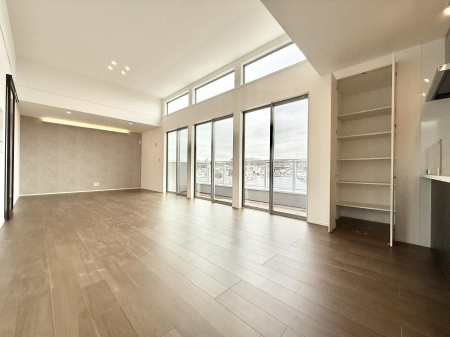 ���r���O ���������C�ɓ���̏ꏊ�ŁA�̂�т�Ƃ������Ԃ�