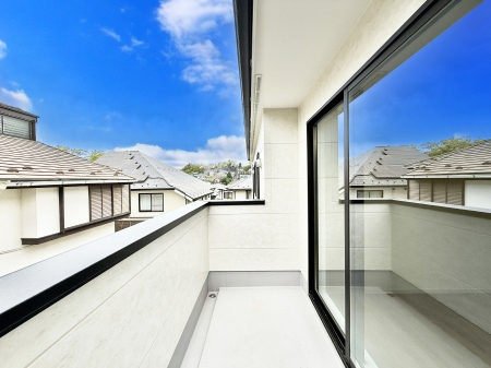 �o���R�j�[ ������ �G�߂̈ڂ낢����������J���I�ȋ�Ԃł�