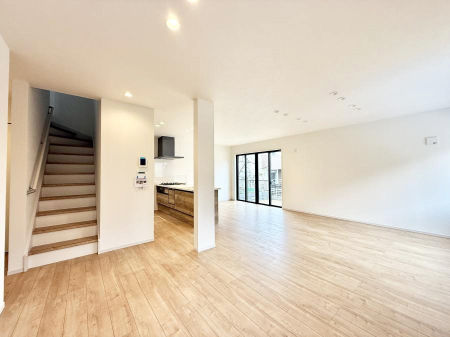 ���r���O ���������R�Ɖ�b�����܂��A�S�n�悢�ЂƂƂ�