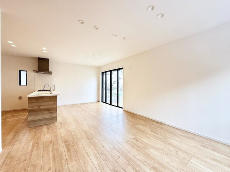 ���r���O ���������났�ƏΊ炪�W�܂�A�S���܂郊�r���O