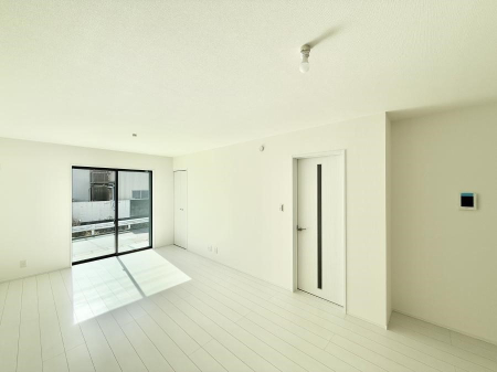 ���r���O ���������S�n�̂����A���z�̃��r���O