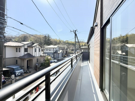 �o���R�j�[ ������ �G�߂̈ڂ낢����������J���I�ȋ�Ԃł�