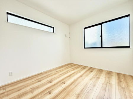 �Q�� ����