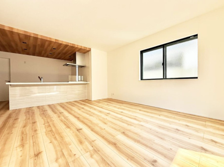 ���r���O ����