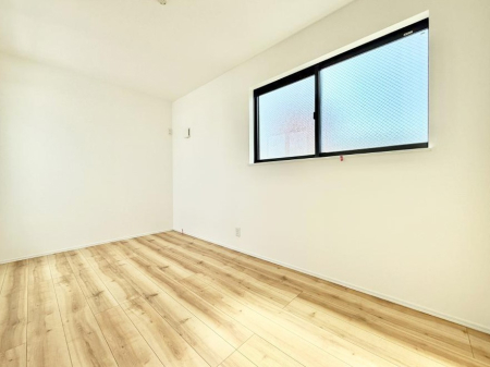 �Q�� ����