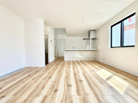 ���r���O ����