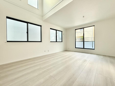 ���r���O ����