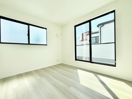 �Q�� ����