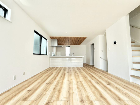 ���r���O ����