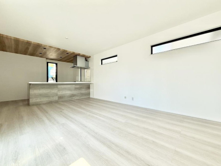 ���r���O ����