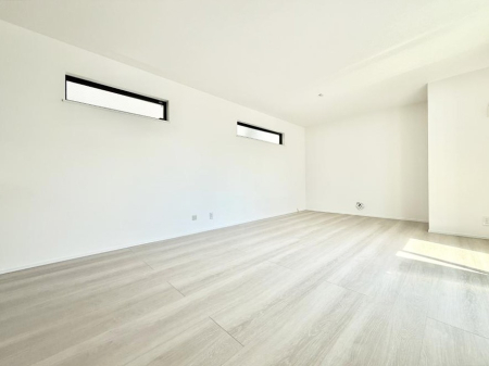 ���r���O ����