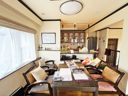 ���r���O ����