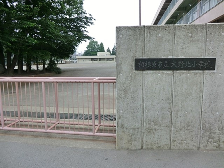 ���ӊ� ���w�Z 900m ���͌��s�����k���w�Z