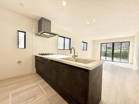 �L�b�`�� ���������y���݂ƐH�ׂ�K����͂���L�b�`��