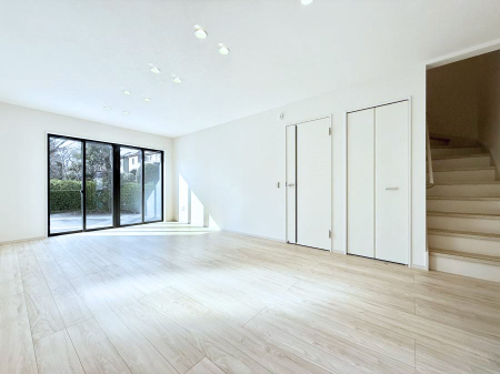 ���r���O ���������S�n�̂����A���z�̃��r���O