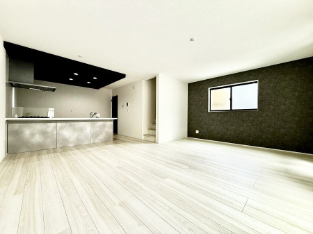 ���r���O ����