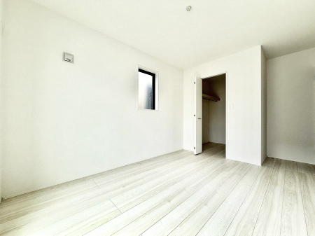 �Q�� ����