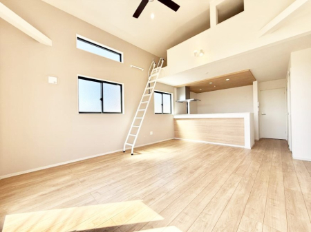 ���r���O ���������R�Ɖ�b�����܂��A�S�n�悢�ЂƂƂ�