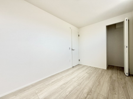 �q������ ����