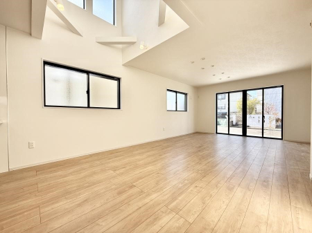 ���r���O ���������R�Ɖ�b�����܂��A�S�n�悢�ЂƂƂ�