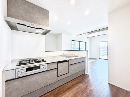 �L�b�`�� �����������������Ԃ����܂��A�Ί炠�ӂ��L�b�`��