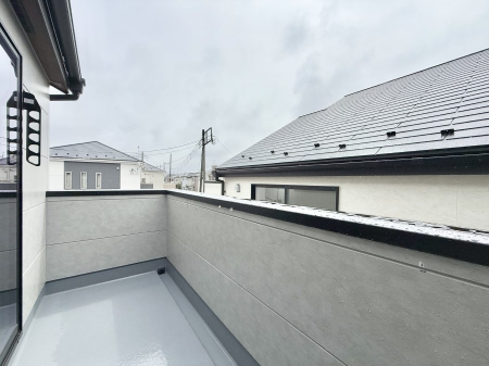 �o���R�j�[ ������ �G�߂̈ڂ낢����������J���I�ȋ�Ԃł�