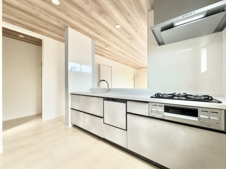 �L�b�`�� �����������������Ԃ����܂��A�Ί炠�ӂ��L�b�`��