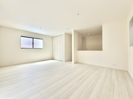 ���r���O ����