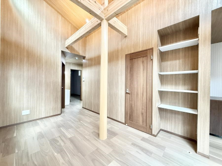 ���r���O ����