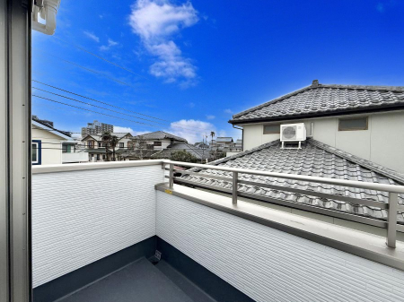 �o���R�j�[ ������ �G�߂̈ڂ낢����������J���I�ȋ�Ԃł�