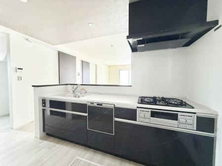 �L�b�`�� �������V���v���Ŕ������S�n�悢���Ԃ𐶂ރL�b�`�����