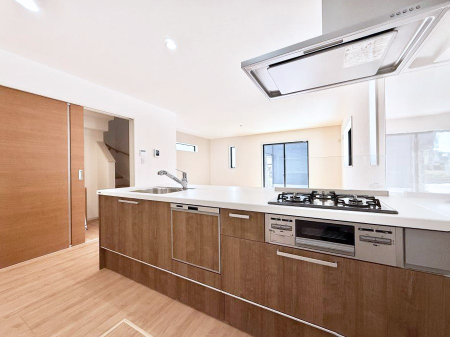 �L�b�`�� �����������������Ԃ����܂��A�Ί炠�ӂ��L�b�`��