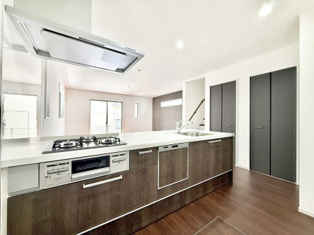 �L�b�`�� �������V���v���Ŕ������S�n�悢���Ԃ𐶂ރL�b�`�����