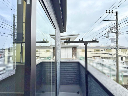 �o���R�j�[ ������ �G�߂̈ڂ낢����������J���I�ȋ�Ԃł�