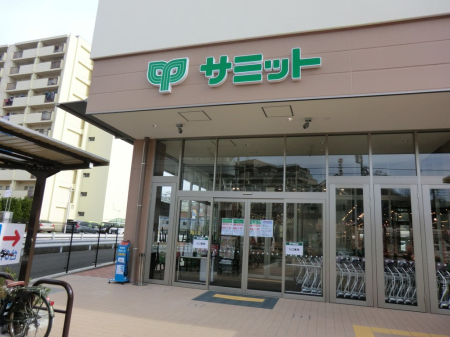���ӊ� �X�[�p�[ 300m �T�~�b�g�X�g�A �㐯��X