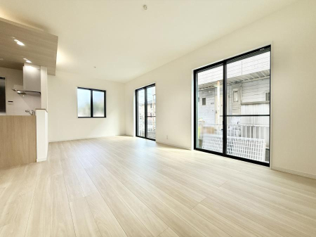 ���r���O ���������S�n�̂����A���z�̃��r���O