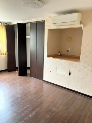 �Q�� ����