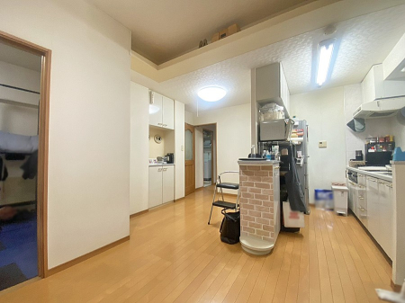 ���r���O ����