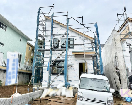 ���ӊ� �w 1600m ���l�s�c�n���S�O���[�����C���u���R�c�v�w