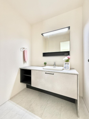 ���ӊ� �c�t���E�ۈ牀 900m �Ԃ̖ؕۈ牀