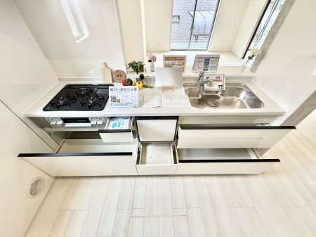 �L�b�`�� 4����  �������������Ɗy�����Ȃ�A���K�ȃL�b�`�����