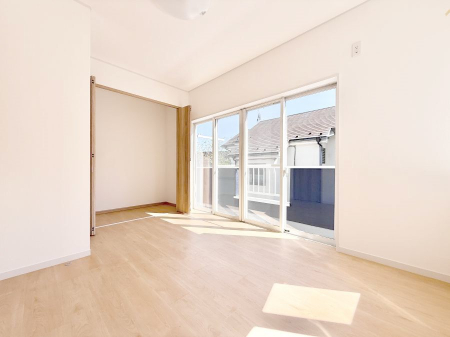 �Q�� ����