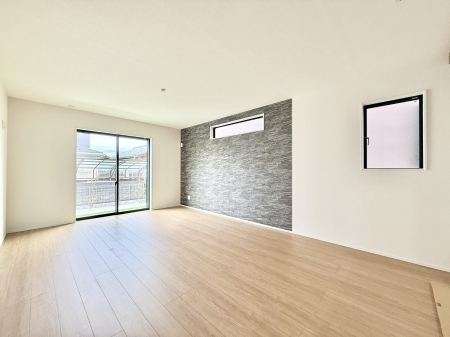 ���r���O ����