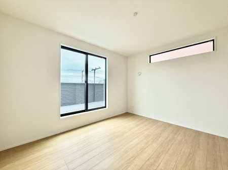 �Q�� ����