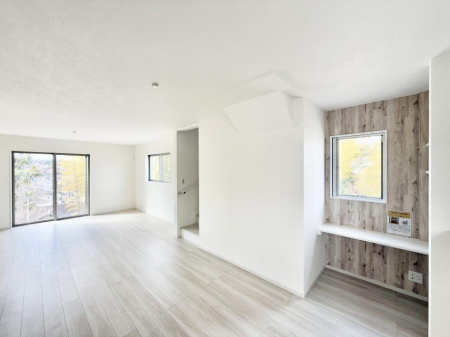 ���r���O ���������S�n�̂����A���z�̃��r���O