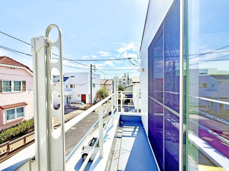 �o���R�j�[ ������ ���R��g�߂Ɋ�����A�J���I�ȃo���R�j�[