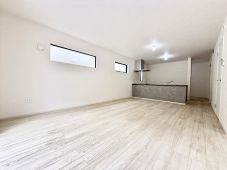 ���r���O ���������났�ƏΊ炪�W�܂�A�S���܂郊�r���O