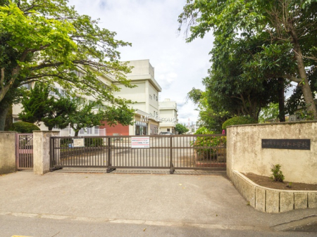 ���ӊ� ���w�Z 500m ���͌��s�����a���w�Z