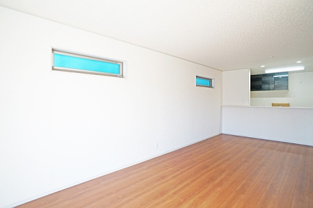 ���r���O �������Ƒ������R�ƏW�܂�A�y�������Ԃ��߂����郊�r���O