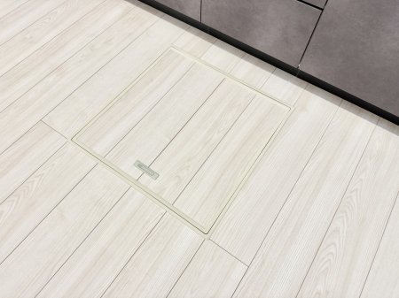 ���̑����� �ݔ����B�ꂽ���[�X�y�[�X�ŉƑS�̂��X�b�L��